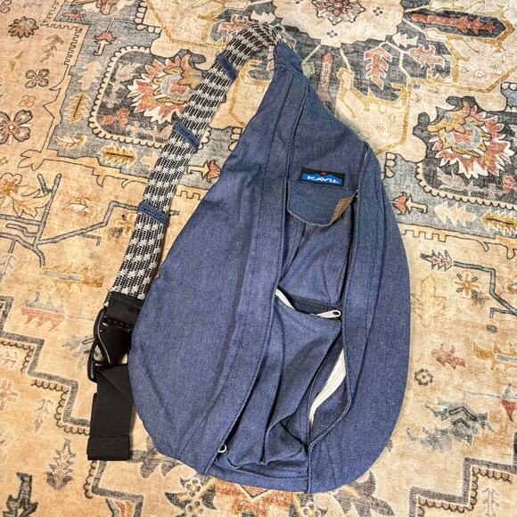 Kavu Sling Bag Comfort Backpack Outdoor Hiking Braided Strap Pineapples - Picture 11 of 13